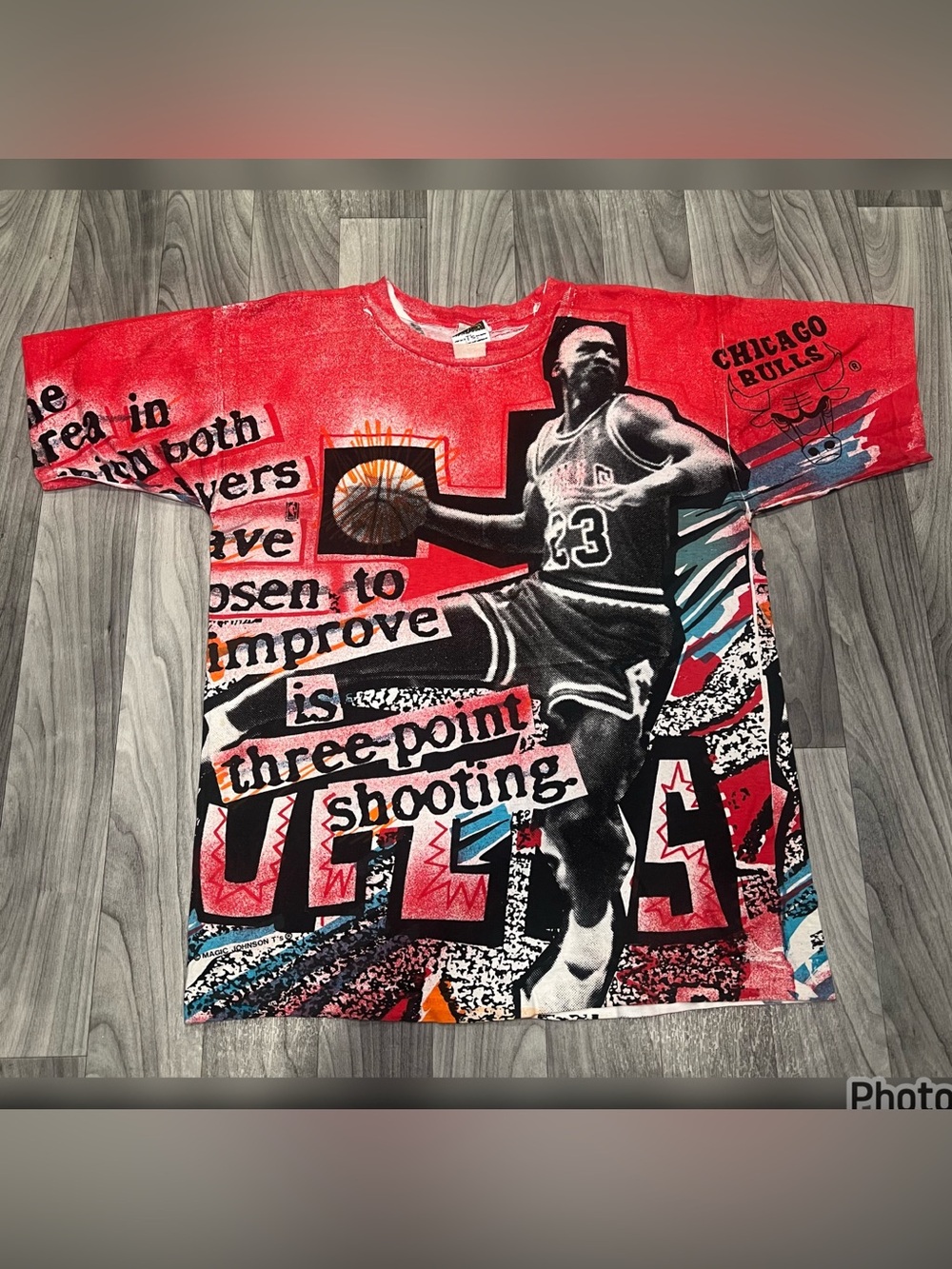 SIZE LARGE VINTAGE 90’s MICHEAL JORDAN BULLS ALL OVER PRINT